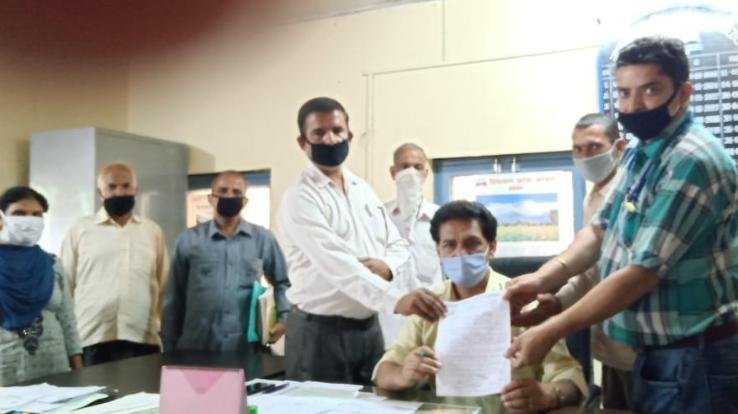 नंबरदार यूनियन ने मांगों को लेकर नायब तहसीलदार को सौंपा ज्ञापन 