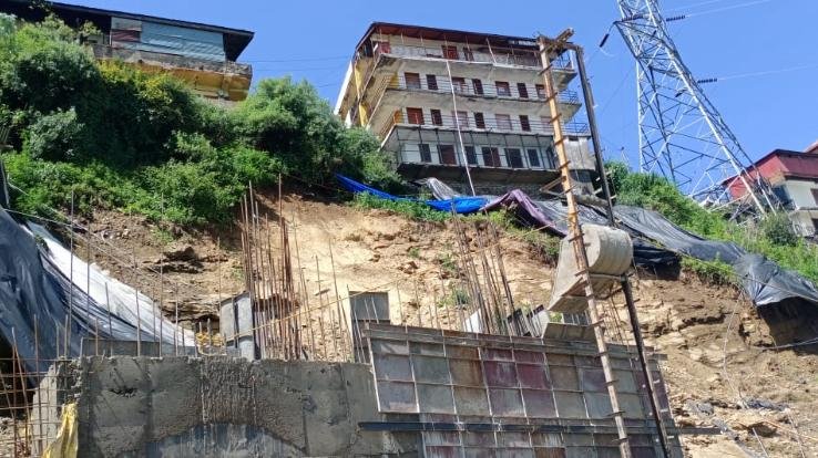 बरसात के भारी समय में हुए निर्माण कार्य शुरू, टूटू की जनता पर मंडरा रहा खतरा : शिमला नागरिक सभा