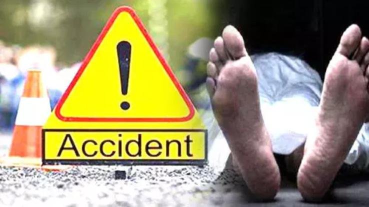 गाड़ी और स्कूटर की टक्कर में एक व्यक्ति की मौत