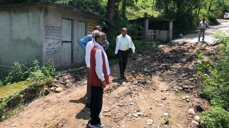 विधायक कटवाल ने किया नव निर्मित डंगे का निरीक्षण, साथ सुनी जन समस्याएं