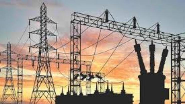 बिजली की समस्या से ग्रामीण परेशान, प्रशासन नहीं निकाल रहा कोई समाधान