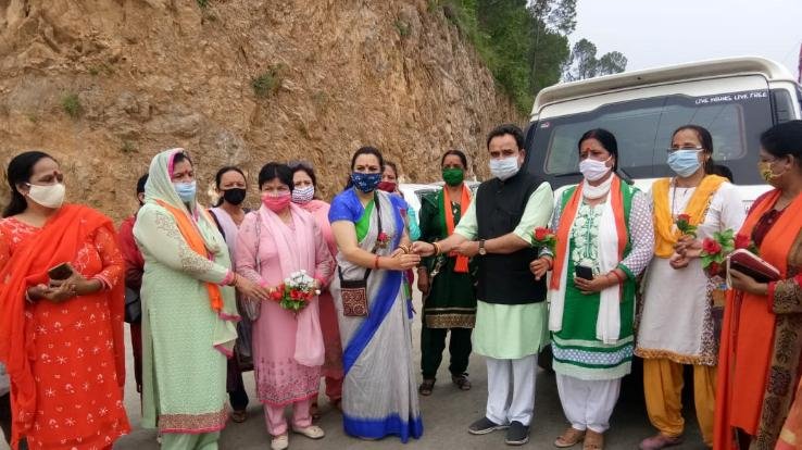 जिला स्तरीय वन महोत्सव कार्यक्रम में पहुंची भाजपा महिला मोर्चा प्रदेशाध्यक्ष