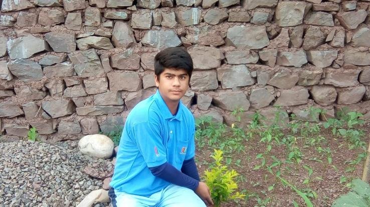 आनलाइन पढ़ाई के साथ अन्य गतिविधियां में भी भाग ले रहे स्कूली छात्र