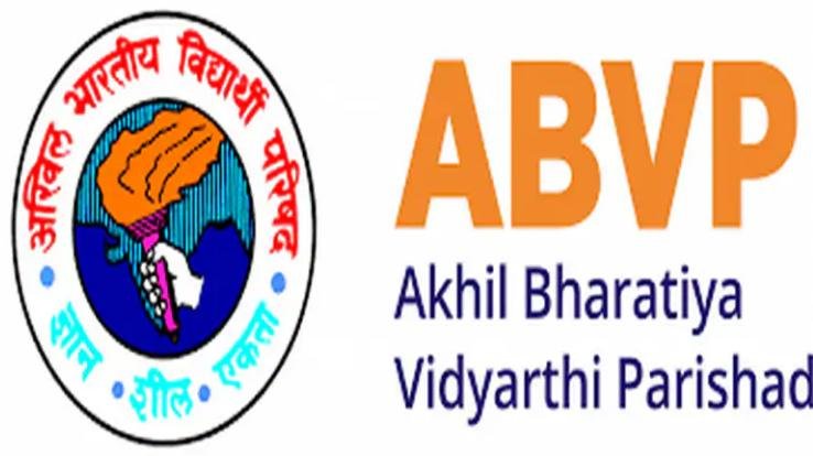 फर्जी डिग्रियों को सच साबित करने में बेतुके बयान दे रहे निजी वि. वि : ABVP