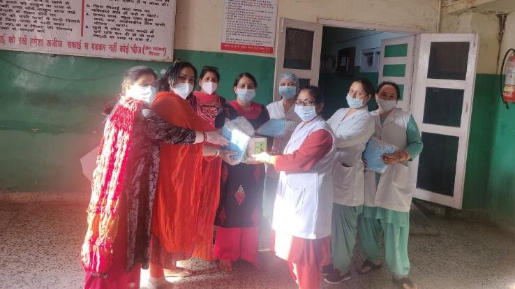 TNAI हिमाचल ने नर्सों को वितरित किए N-95 मास्क्स