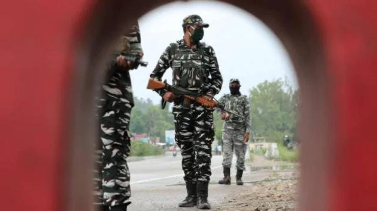 शोपियां के बाग में मिले अपहृत जवान के कपड़े, सर्च ऑपरेशन जारी