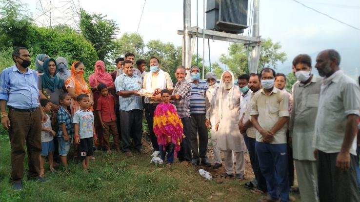 पूर्व विधायक केएल ठाकुर ने किया बिजली के ट्रांसफार्म का शुभारंभ 