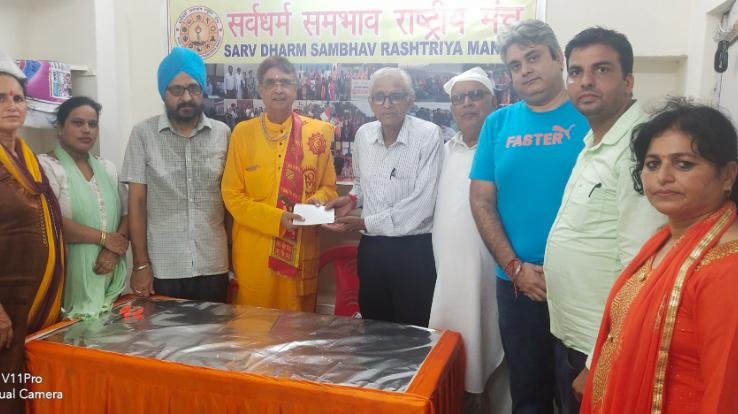 गायत्री परिवार ट्रस्ट बिलासपुर को मंदिर निर्माण के लिए दिया 31 हजार रुपए का योगदान