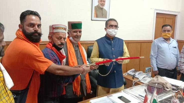 परिवहन मंत्री से मिला परिवहन मजदूर संघ के प्रदेश पदाधिकारियों का प्रतिनिधि मंडल