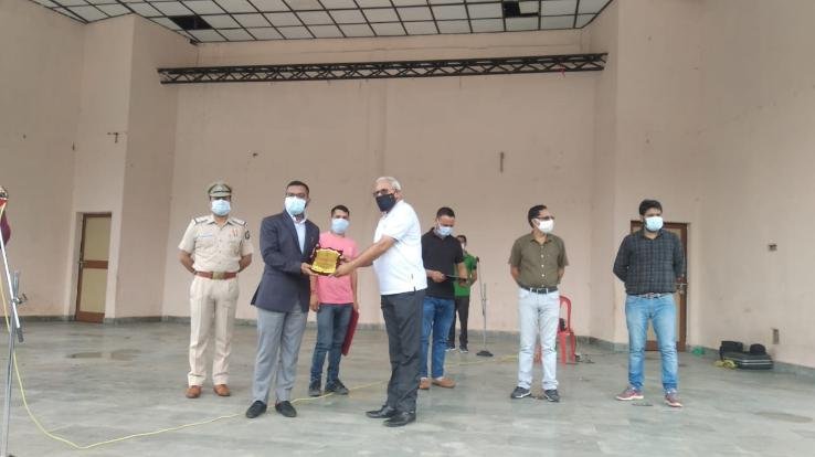 जोगिंदरनगर एसडीएम ने किया ध्वजारोहण