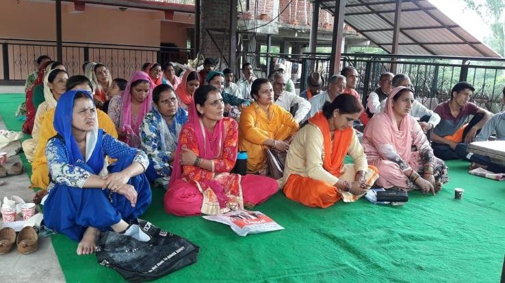 PNB-manager-gave-policy-info-to-milk-producers