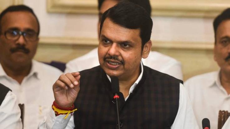 Devendra-Fadnavis-Advice-Maharashtra-Government-To-Fight-With-Corona-Not-With-Kangana