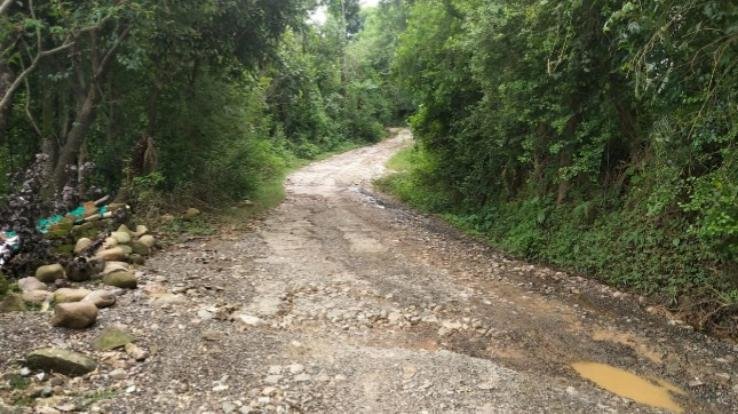 The-condition-of-the-roads-is-poor-the-department-is-not-paying-attention