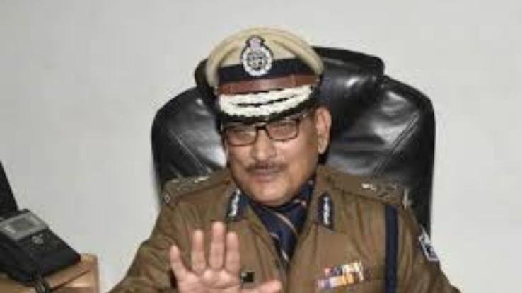 former-dgp-of-bihar-joins-jdu-before-bihar-election