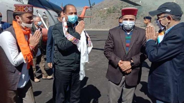 मुख्यमंत्री का काफिला भी रोका