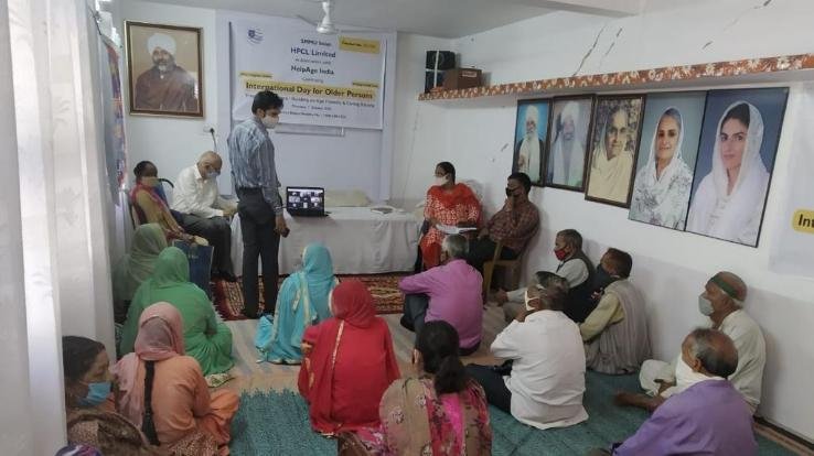 hfcl-and-helpageindia-organized-a-health-camp