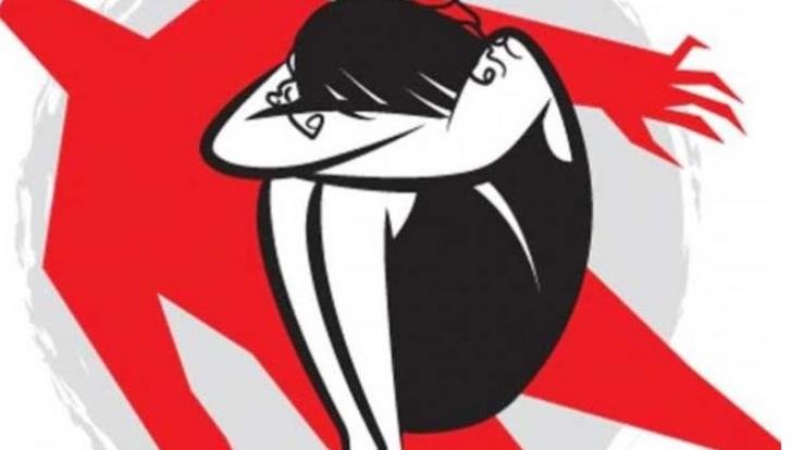 boy-took-pictures-of-girl-in-public-toilet