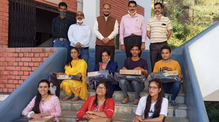 laptop-distributed-to-students