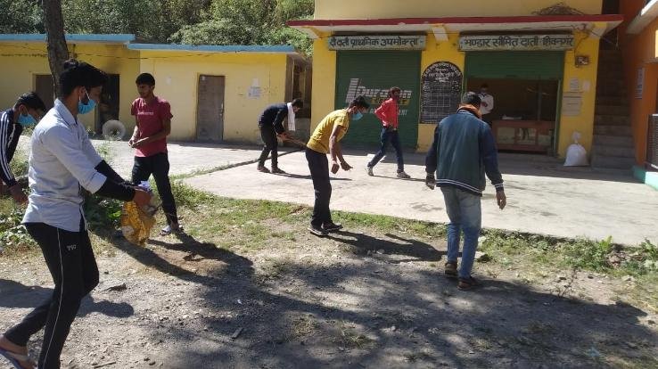 bhagat-singh-yuva-club-paid-tribute-to-mahatma-gandhi