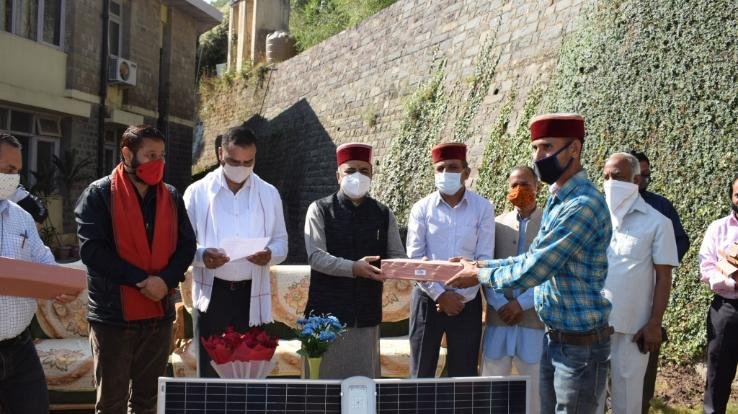 dr-saizal-distributed-30-solar-power-lights