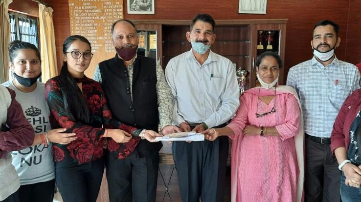 7770-rupees-donated-by-the-Central-Student-Organization