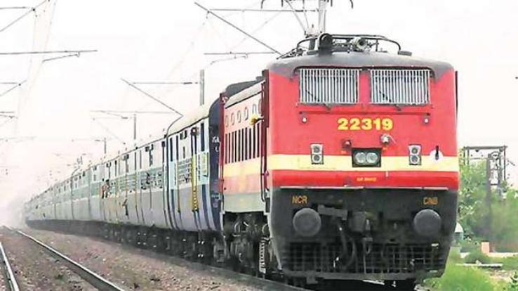 रेलवे ने की 46 स्पेशल ट्रेनों को चलाने की घोषणा