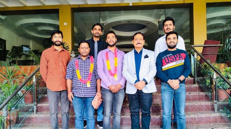 Newly-appointed-presidents-of-Youth-Congress-meet-former-MLA