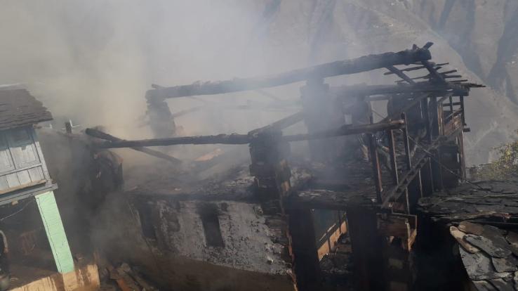 Fire-in-Bharmour-wood-house-burnt-to-ashes