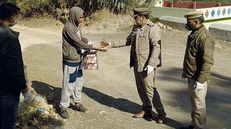 एसएचओ दाड़लाघाट ने मानवता का दिया परिचय