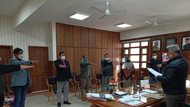 संविधान दिवस पर दिलाई गई शपथ