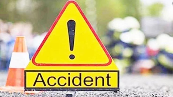 tourist-van-fell-into-ditch-8-injured-1-in-critical-condition