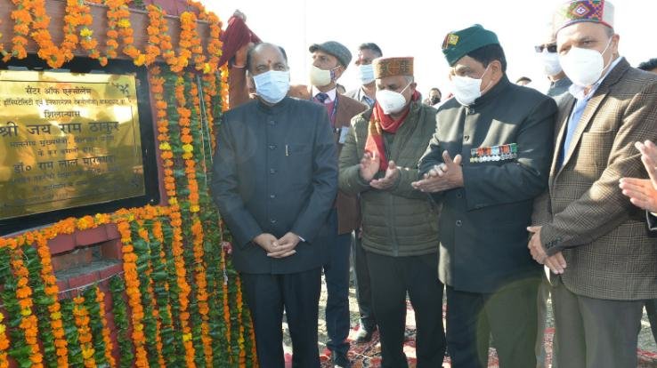 Chief-Minister-laid-the-foundation-stone-in-vaknaghat