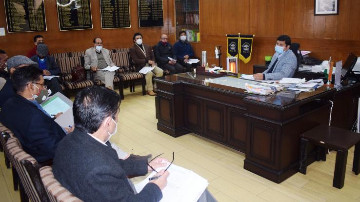 DC-Shimla-held-review-meeting-of-various-schemes