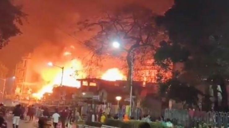 Major fire breaks out at north Kolkata slum