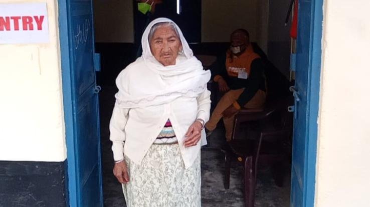 voting-for-Nalagarh-development-block 