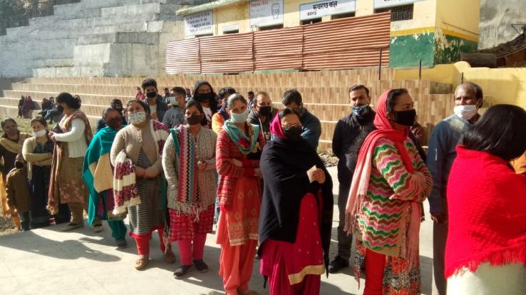 People-showed-enthusiasm-in-voting-in-development-block-Kunihar