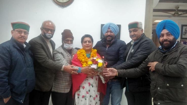 निशा शर्मा बनी नप परवाणु की अध्यक्ष