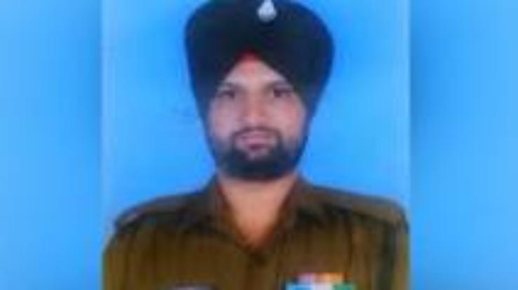 Indian-army-soldier-martyred-in-Pakistani-firing