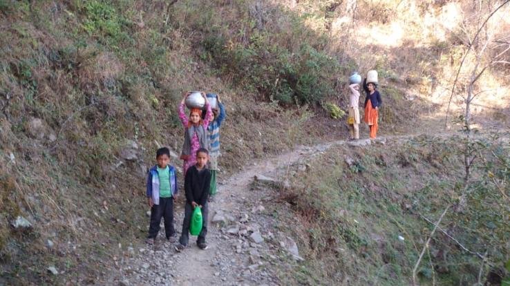 water-shortage-in-kashmali-village