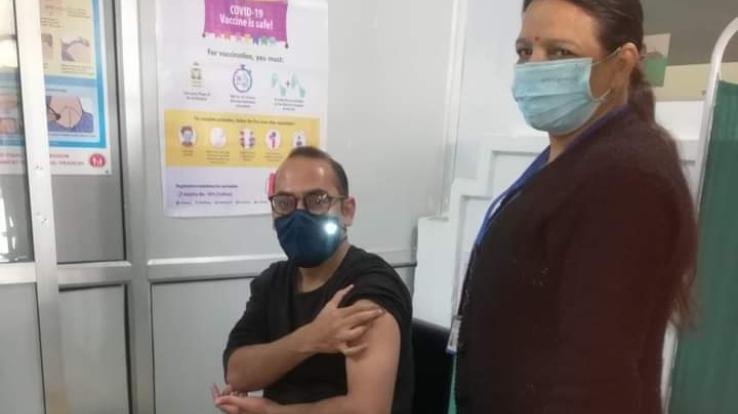 Sarkaghat-SDM-Zafar-Iqbal-also-got-Corona-vaccine