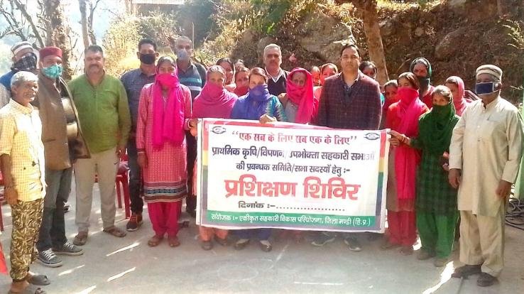 किसानों के लिए एक दिवसीय प्रशिक्षण शिविर का आयोजन