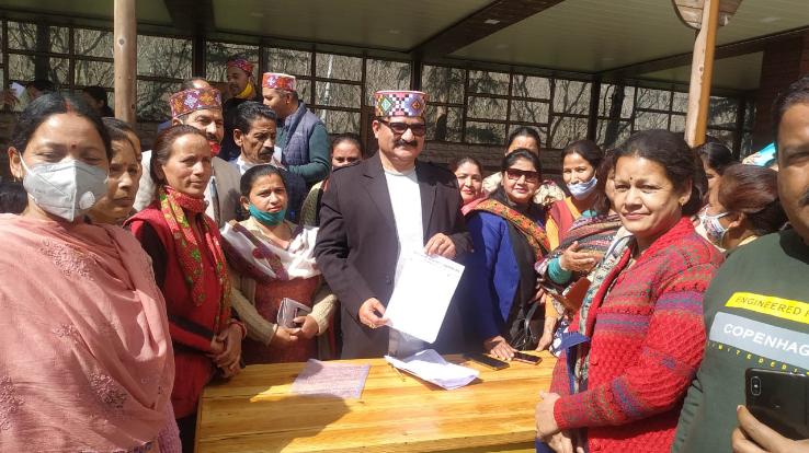 Delegation of Anganwadi Auxiliary Association reached to meet Education Minister