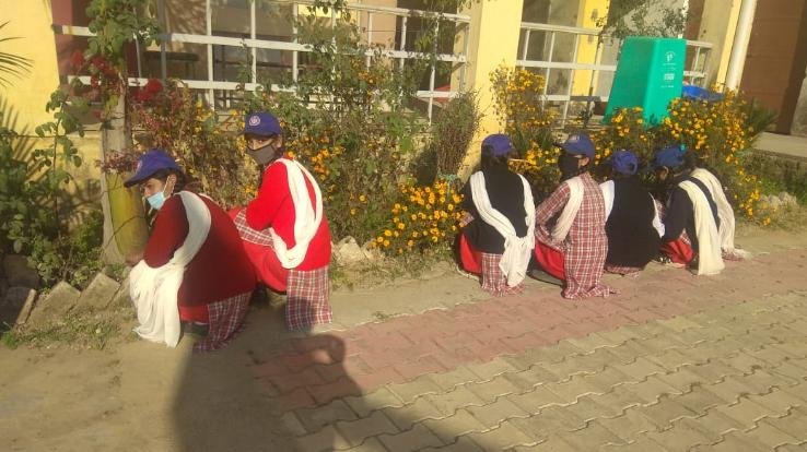 राजा का तालाब की एनएसएस इकाई ने स्कूल प्रांगण में एक दिवसीय कैम्प का किया आयोजन