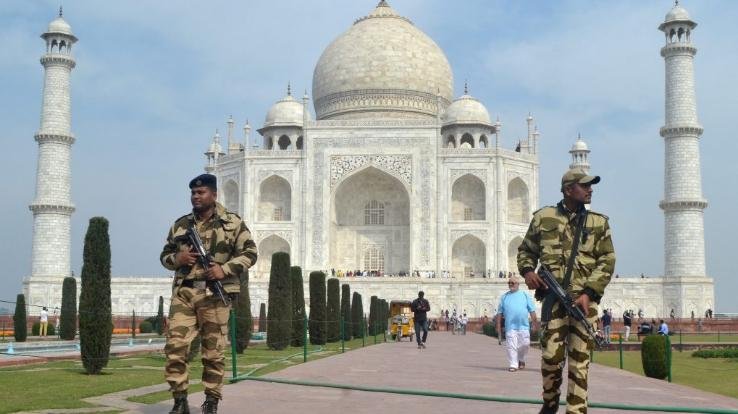 Chaos erupted after bomb threat in Taj Mahal, bomb not found in search operation