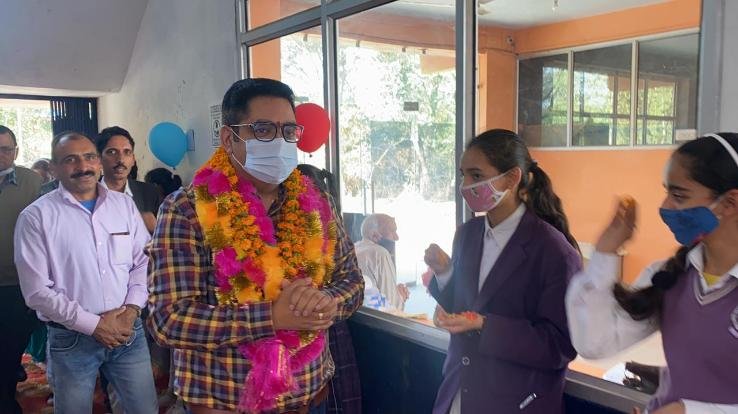  Chandra Mohan Sharma inaugurates modern Atal Tinkering Lab at SPS School