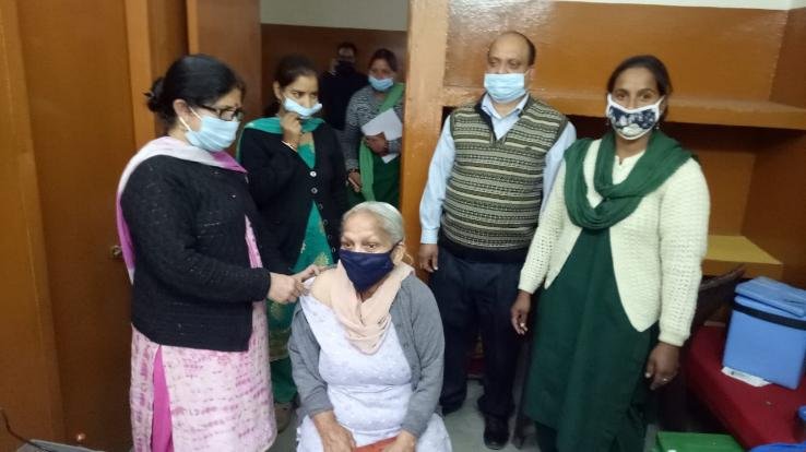 orona vaccine given to 70 people in ESI Astpal