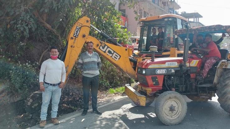 Cleanliness campaign organized by Panchayat representatives in Gram Panchayat Dadlaghat