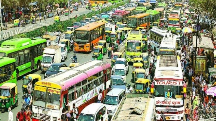 Crowds gathered at Anand Vihar and Kashmiri Gate bus stand