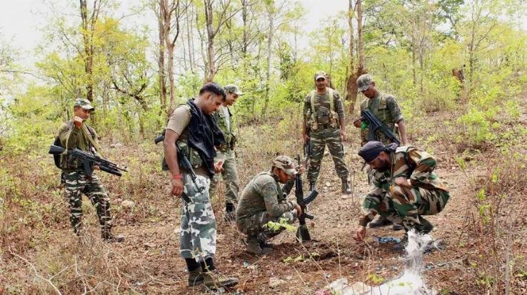 15 Naxalites killed in encounter