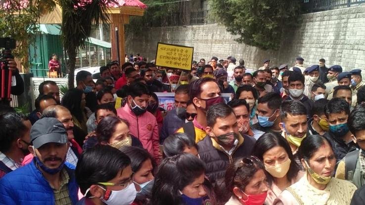 सरकार ! अब तो कला अध्यापक के पद भर दो, अगला सत्र शुरू हो गया है।